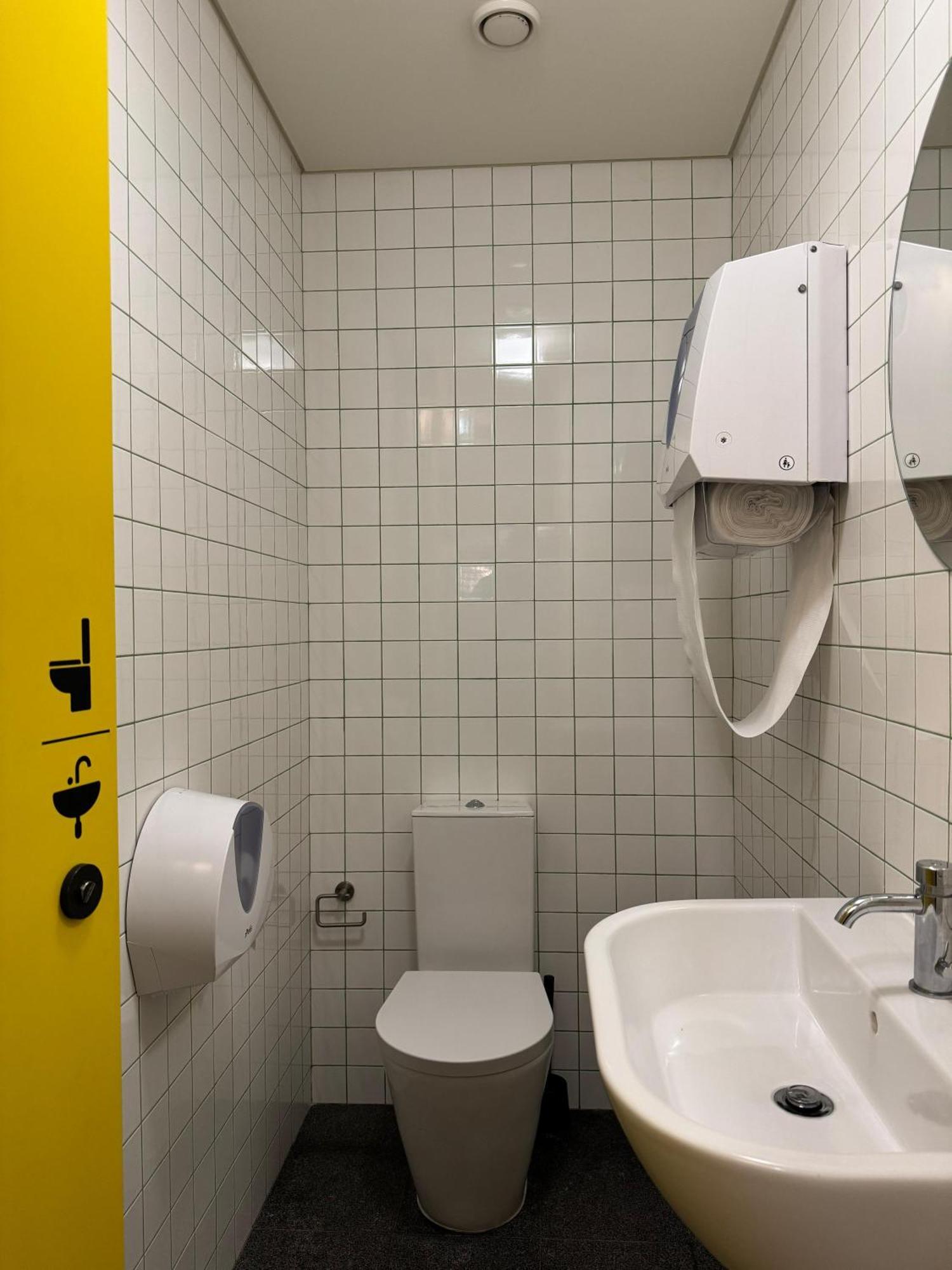 Surf & Sea Suites Parede Kültér fotó